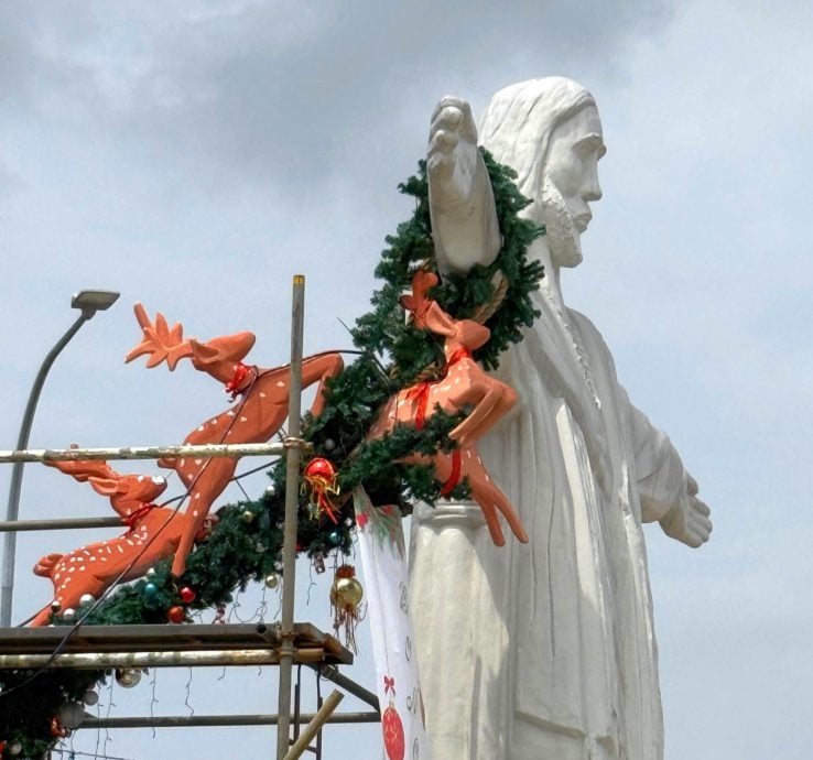 （古城第二版主文／签发）圣诞老人驾到·葡村处处洋溢温馨圣诞气息