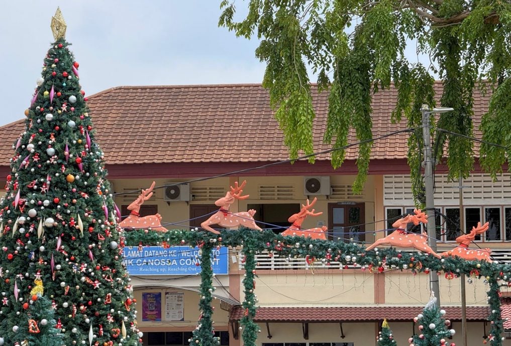 （古城第二版主文／签发）圣诞老人驾到·葡村处处洋溢温馨圣诞气息