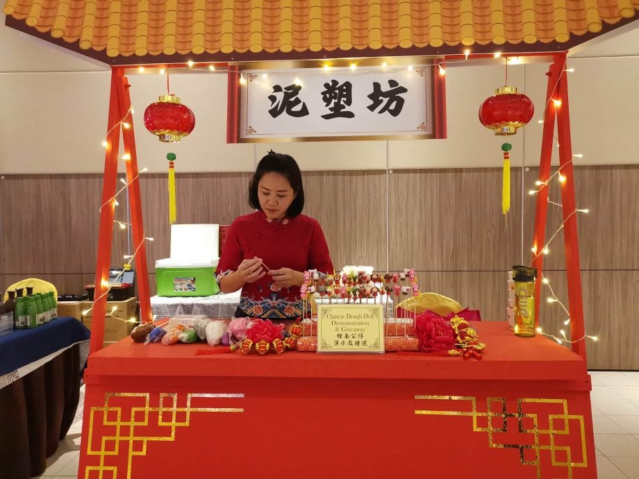 （古城第五版主文）《你动摇了吗》捏面人坚持20年，动力来自客人脸上的喜悦