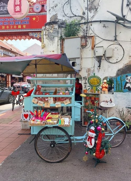 (古城第四版主文)老街飘送圣诞气氛