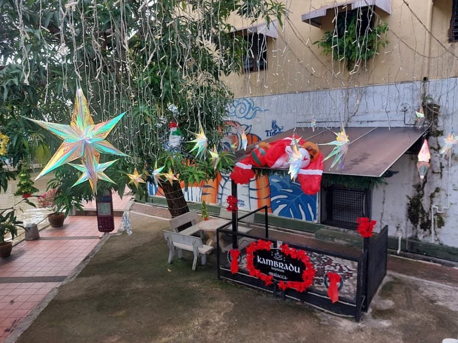 (古城第四版主文)老街飘送圣诞气氛