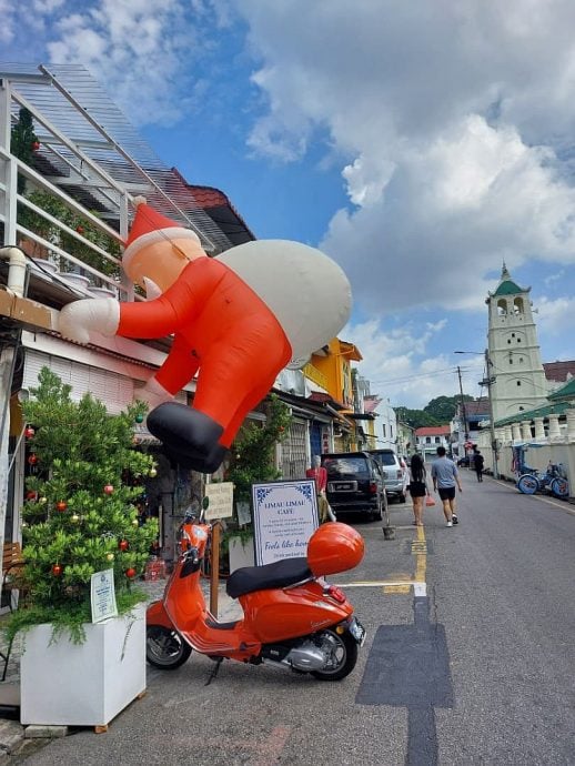 (古城第四版主文)老街飘送圣诞气氛