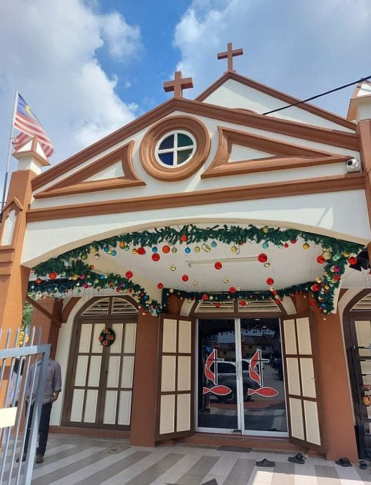 (古城第四版主文)老街飘送圣诞气氛