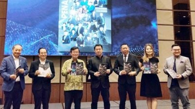 从卖豆沙饼到首长   曹观友：肯学习就能成功