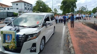 大年华社领袖马兴中举殡　500人送最后一程