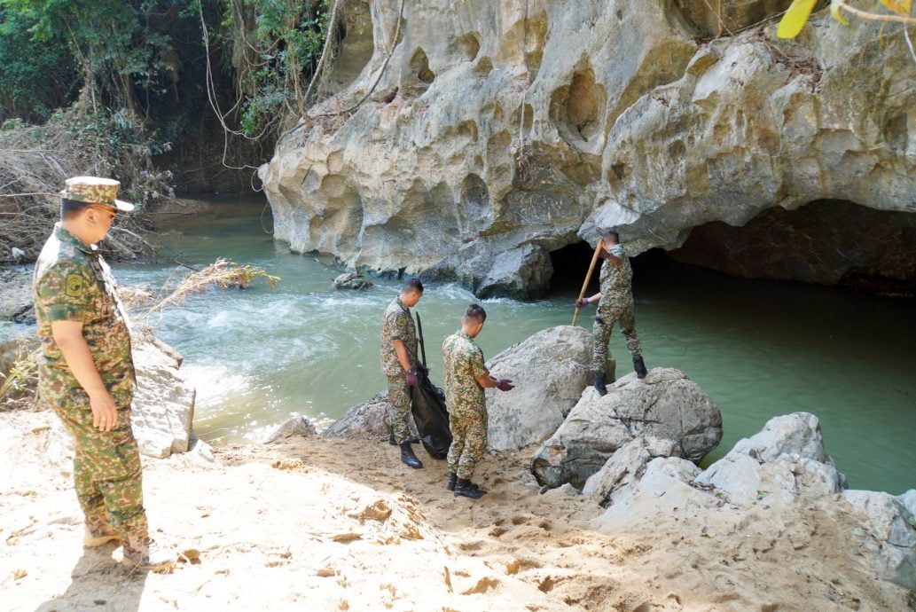 （大北马）玻王储欣慰全民水灾当前不退缩，挺身参与救援赈灾