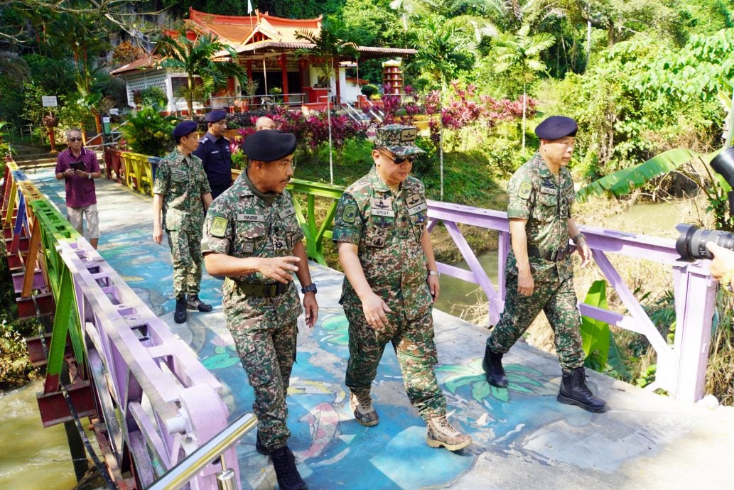 （大北马）玻王储欣慰全民水灾当前不退缩，挺身参与救援赈灾