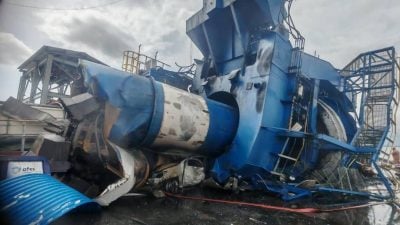 起重机倒塌 马拉科夫：不影响发电厂运作