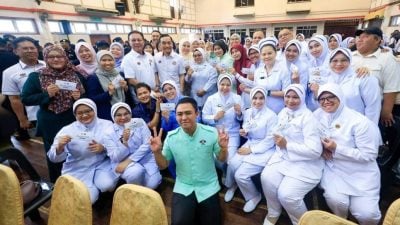 大臣返选区颁关爱援助 吗什5376人受惠