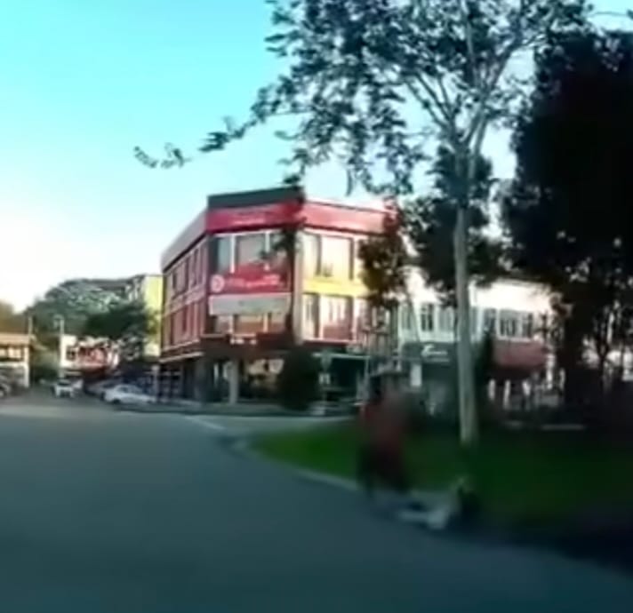 (已签发)柔:女会计遭摩托车匪攫夺 民众受促留意