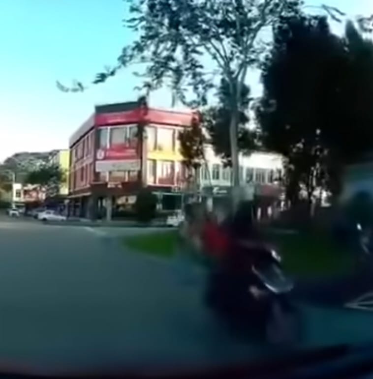 (已签发)柔:女会计遭摩托车匪攫夺 民众受促留意