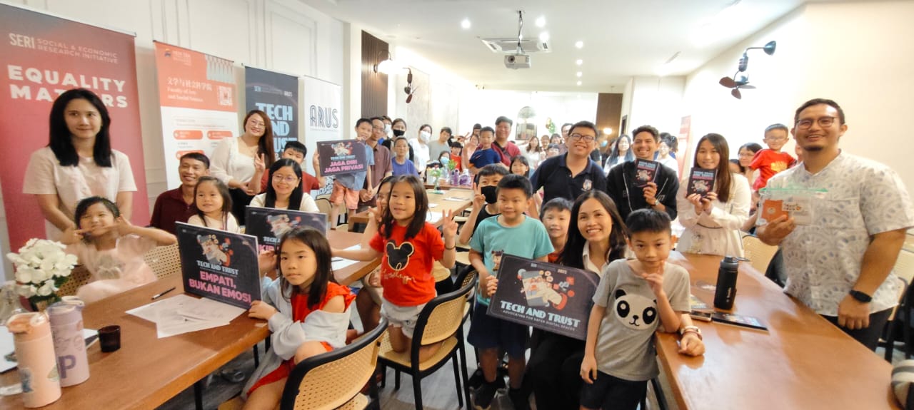 （已签发）柔：张念群：确保孩子安全上网   父母绝不可以缺席