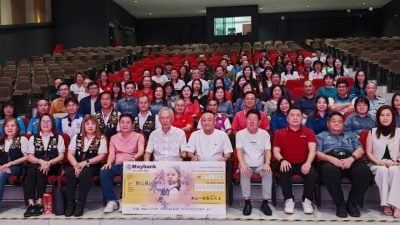 新山一批善心人士筹逾26万   为31所华小清寒生送暖