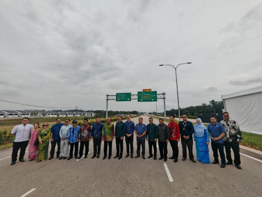 (已签发)柔:**版三头**努沙再也门户立交桥13日通车 往大士关卡仅15分钟