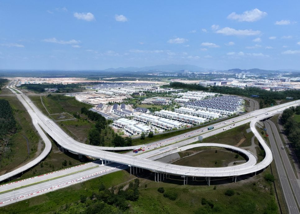 (已签发)柔:**版三头**努沙再也门户立交桥13日通车 往大士关卡仅15分钟