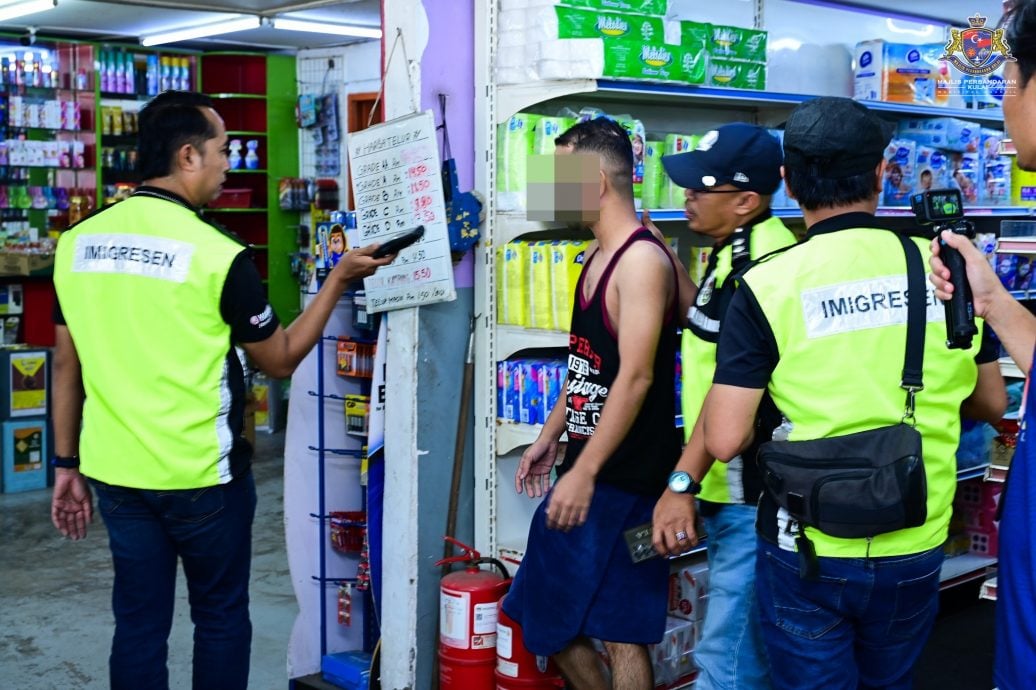 古来扫荡无牌商铺   7店铺被查封14人落网