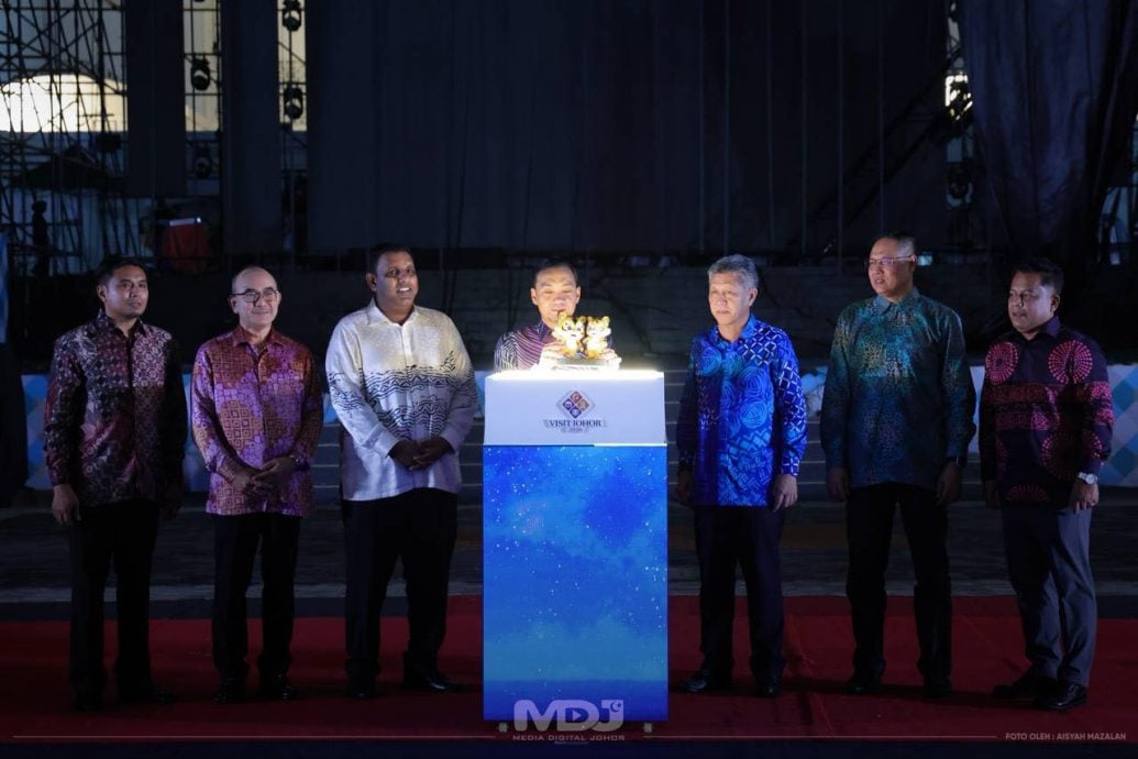 (已签发)柔:**版三头**大臣:迎2026旅游年 柔明年办60大型国际赛