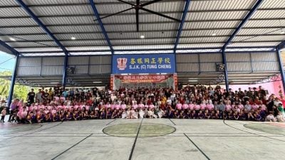 峇眼同正迎百年校庆校友回校   逾400人见证历史性时刻