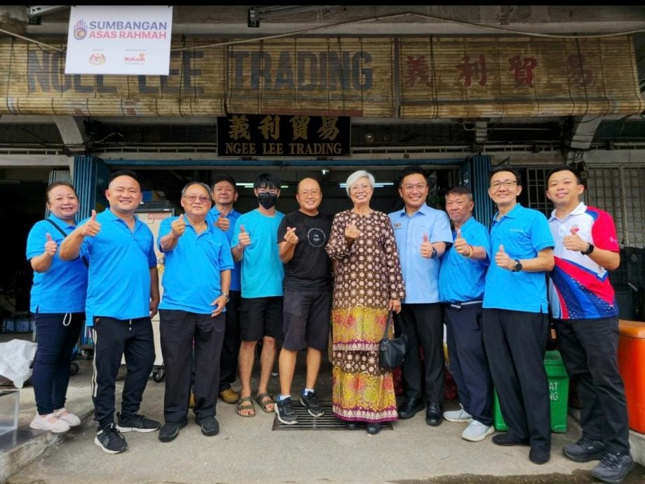 获峇京果商公会协助 峇29商店加入MyKasih计划