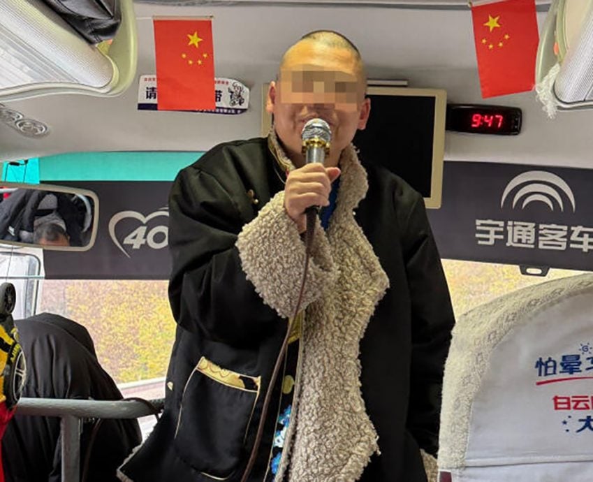 （已签发）柔：狮城二三事： 狮城歌手控诉：一行23人报团  游成都被迫购物“不达标不准走”