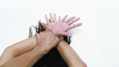 博士生表白被拒图强奸 监6年半又6周 鞭3下