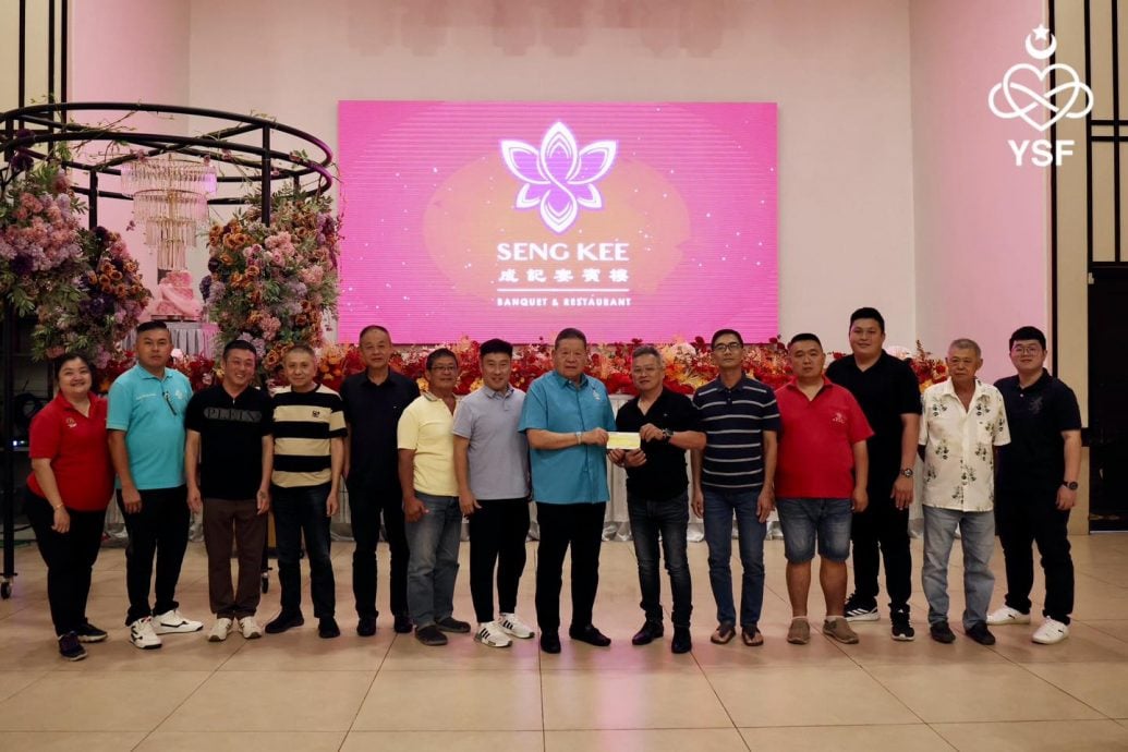 （已签发）柔：苏丹后法蒂玛基金会捐5千   为麻坡贪食街添新春装饰