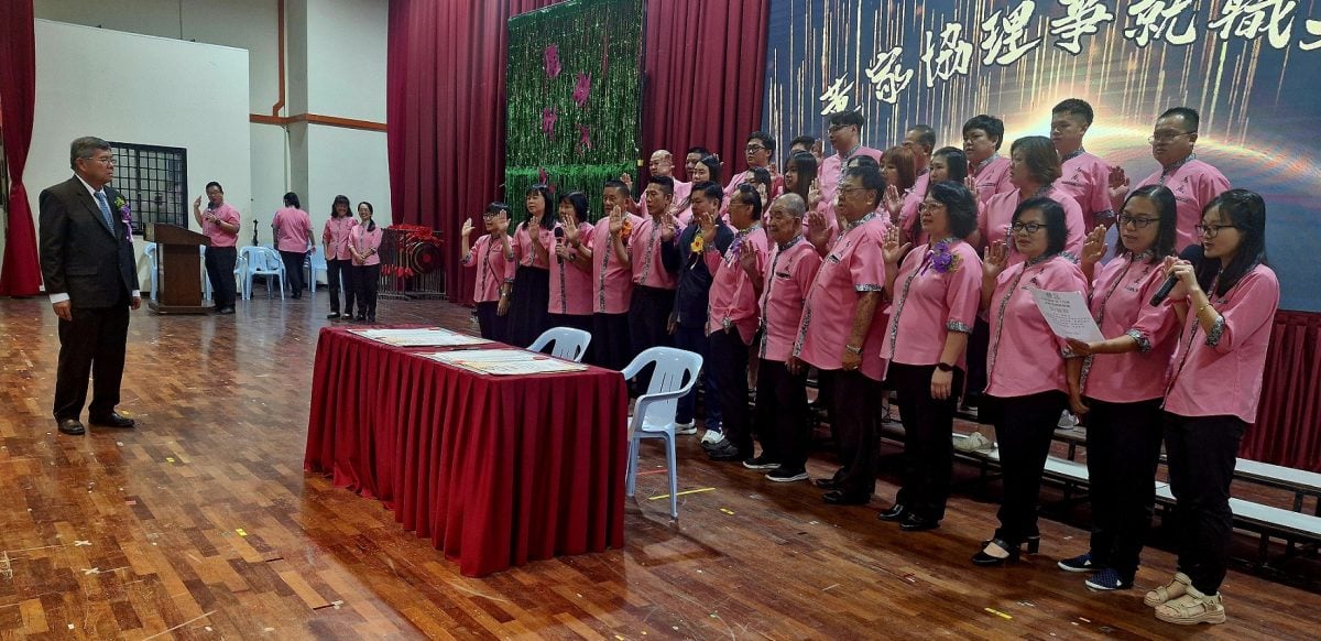 马威华小办五喜感恩晚宴 图书馆学校大门完成提升