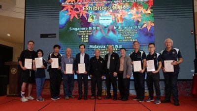 马新印16摄影家138作品   展现不同人文生态