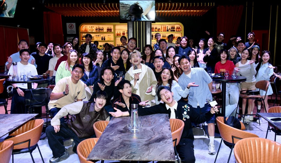 (明8am)秉昀首发单曲《谁来的》 菲道尔“厕所速成”不收钱