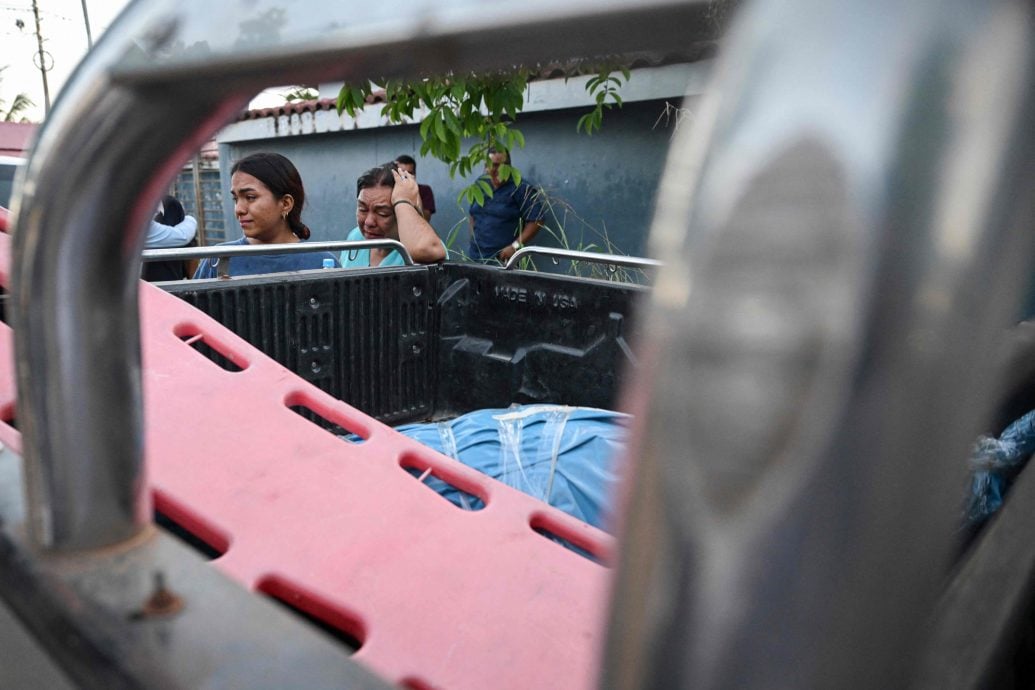  （视频）秘鲁港口山崩掀翻客船致12死  约40人失踪 