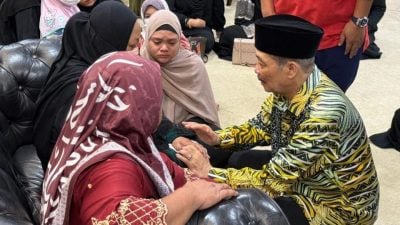 哈芝芝赴私邸致哀  “邦莫达为沙贡献巨大”