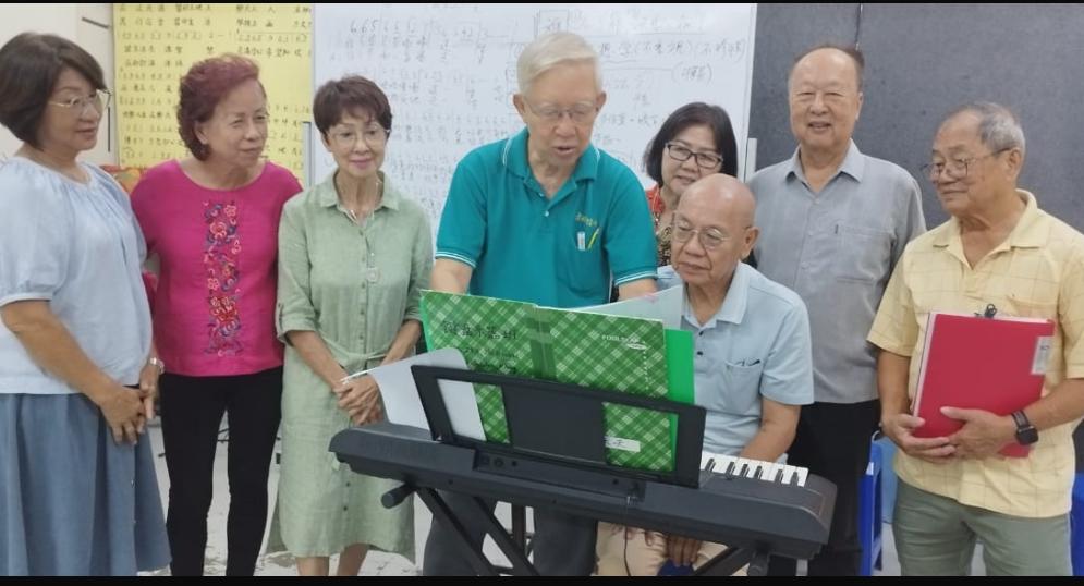 (预编11日见报)大都会/《星洲人VIP》:乐天长者以学习“点亮”人生下半场