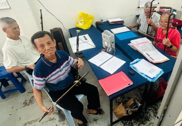 (预编11日见报)大都会/《星洲人VIP》:乐天长者以学习“点亮”人生下半场