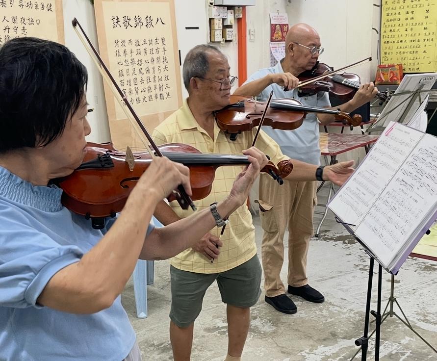 (预编11日见报)大都会/《星洲人VIP》:乐天长者以学习“点亮”人生下半场