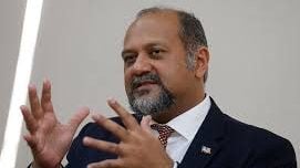 哥宾星：因“裙裤”拒报案滥权 警员妨碍司法公正