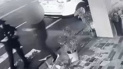 台南女警开罚单 遭车主拿斧头砍伤