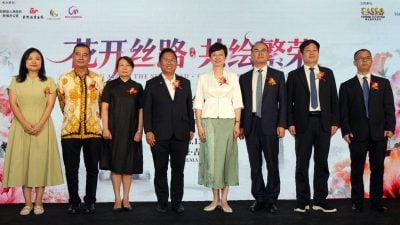 巨野工笔牡丹画亮相大马 慈善拍卖支持本地华文教育