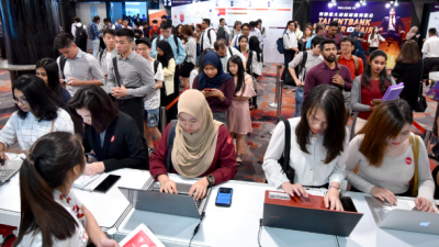 不透明求职环境严重阻碍就业 职工会组织支持政府要求雇主通报职缺