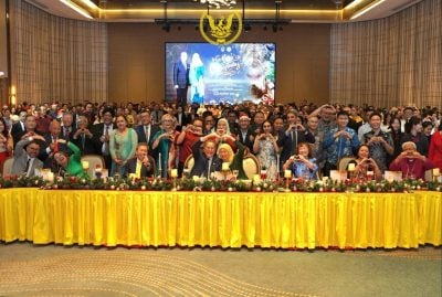 沈桂贤：砂在阿邦佐领导下 . 续照顾教会场所学校