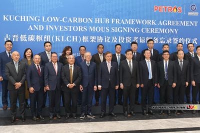 与中绿企签署7备忘录 . 砂未来10年吸200亿外资