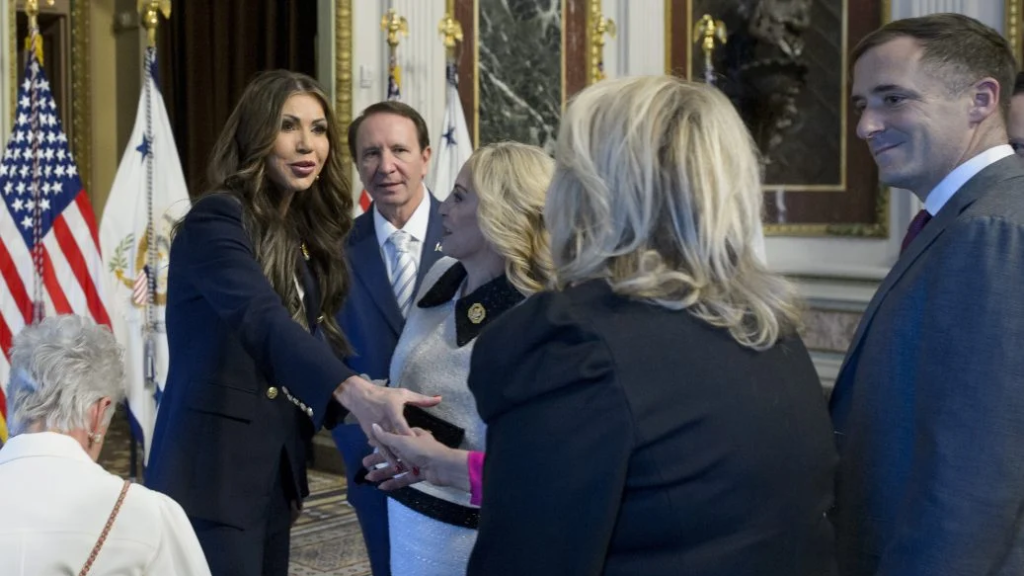 美国土安全部长：旅行禁令名单拟扩大至30多国