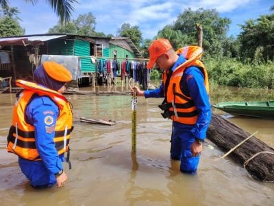 峇南河拉红色警报 . 马鲁帝多处水位涨