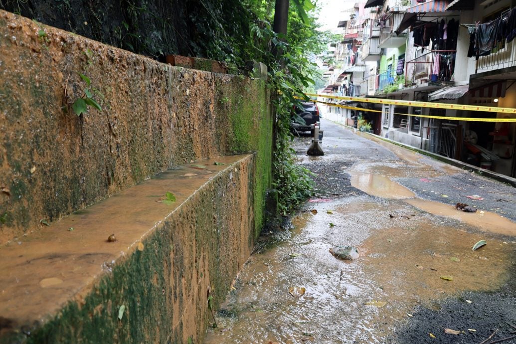 me03主文-大都会-友乃德花园土崩修复工程开始动工啦!/10图