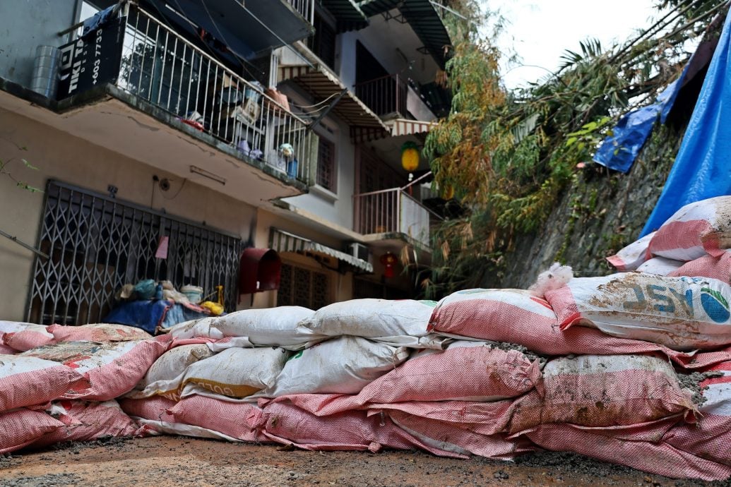 me03主文-大都会-友乃德花园土崩修复工程开始动工啦!/10图