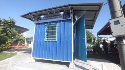 华丽转身盯牛鬼蛇神  非法垃圾站变社区警亭