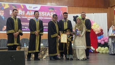 林梦社展局幼儿园表彰日