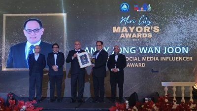 撰写多篇作品报导美里 . 星洲杨万勇 影响力非凡