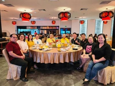 俞小珊：面对各种娱乐 . 年轻人自发行善 难得