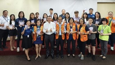 富贵集团产品优惠 . 杨荣珍膺最佳区服务总监