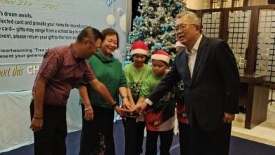 “希望之树”慈善活动 | 丁永豪：抛砖引玉 . 吁社会关注无国籍童